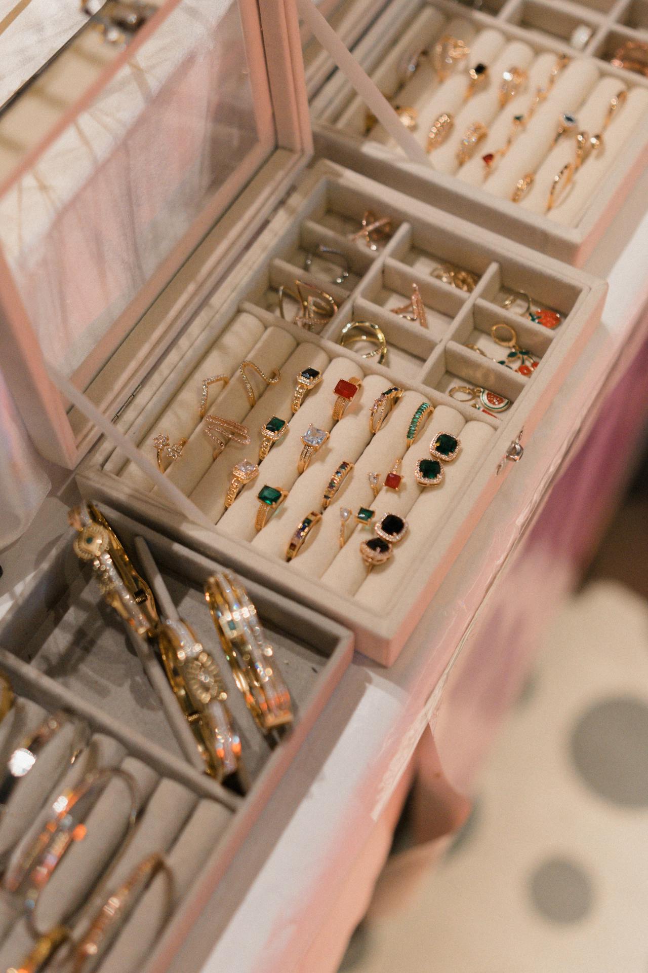 Jewelry Storage Solutions for Small Spaces
